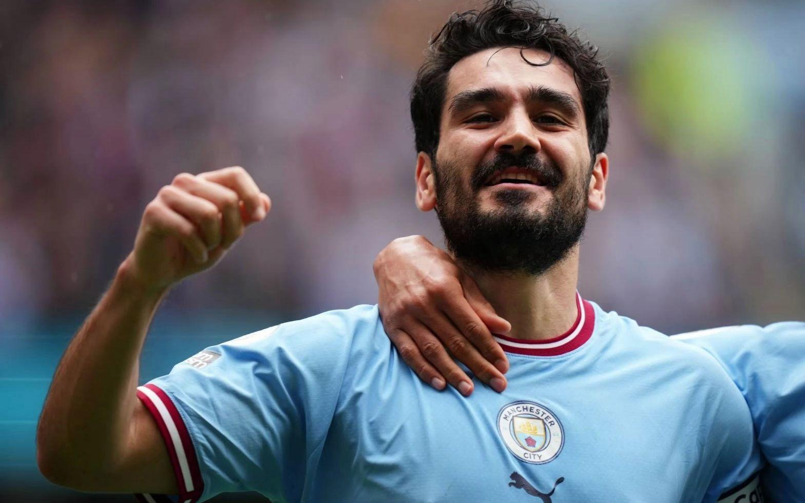 九游娱乐-曼城训练开放日，今晨造点机会引欢呼，社区盾在即，年轻球员得到机会(社区盾杯是哪两支球队)