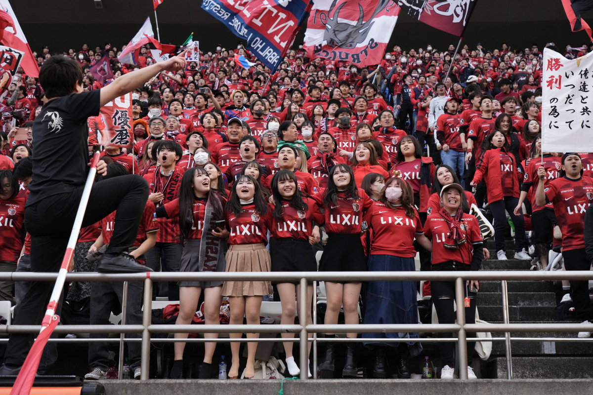 包含赛地聚焦：意大利杯集结日热度飙升，费耶诺德刷新队史纪录，信心回归，赛季目标并未改变的词条
